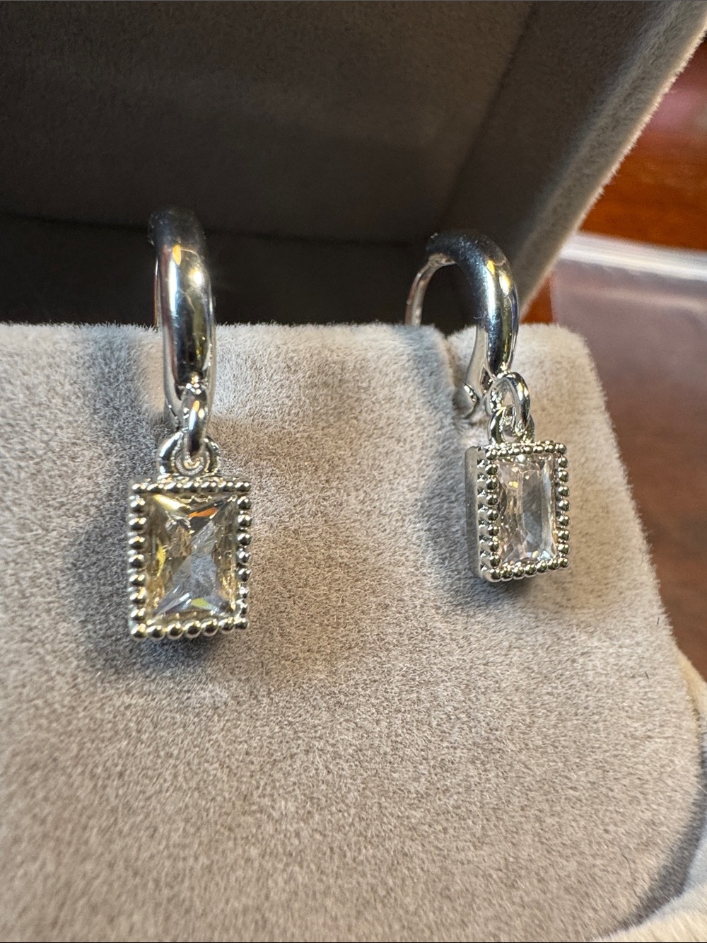 3279-Swarovski Crystal Elements Earrings - Velvet Box Included